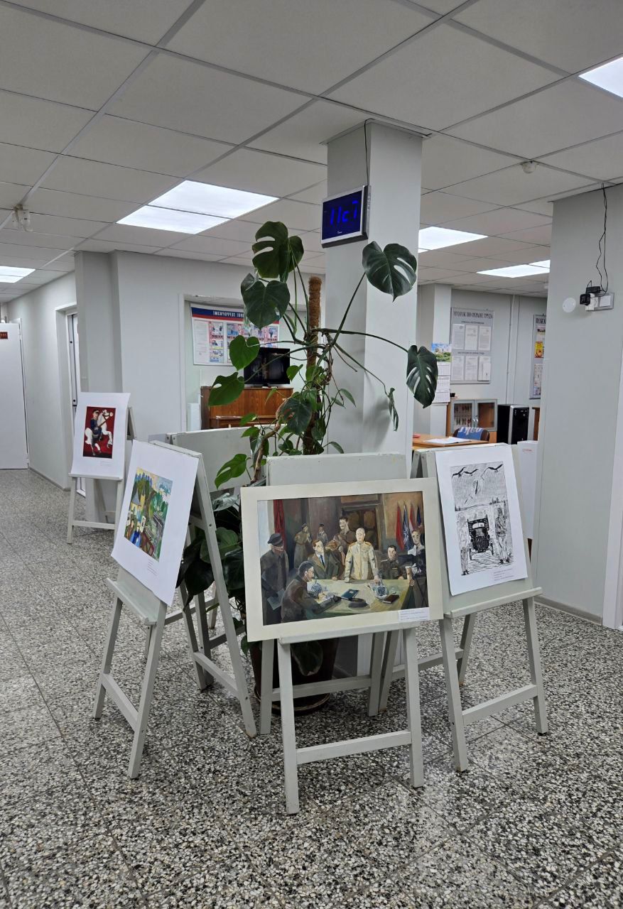 Выставка картин, посвящённая Дню Героев Отечества в «ДШИ им. М.И. Глинки г. Всеволожск» (структурное подразделение «Южный»)